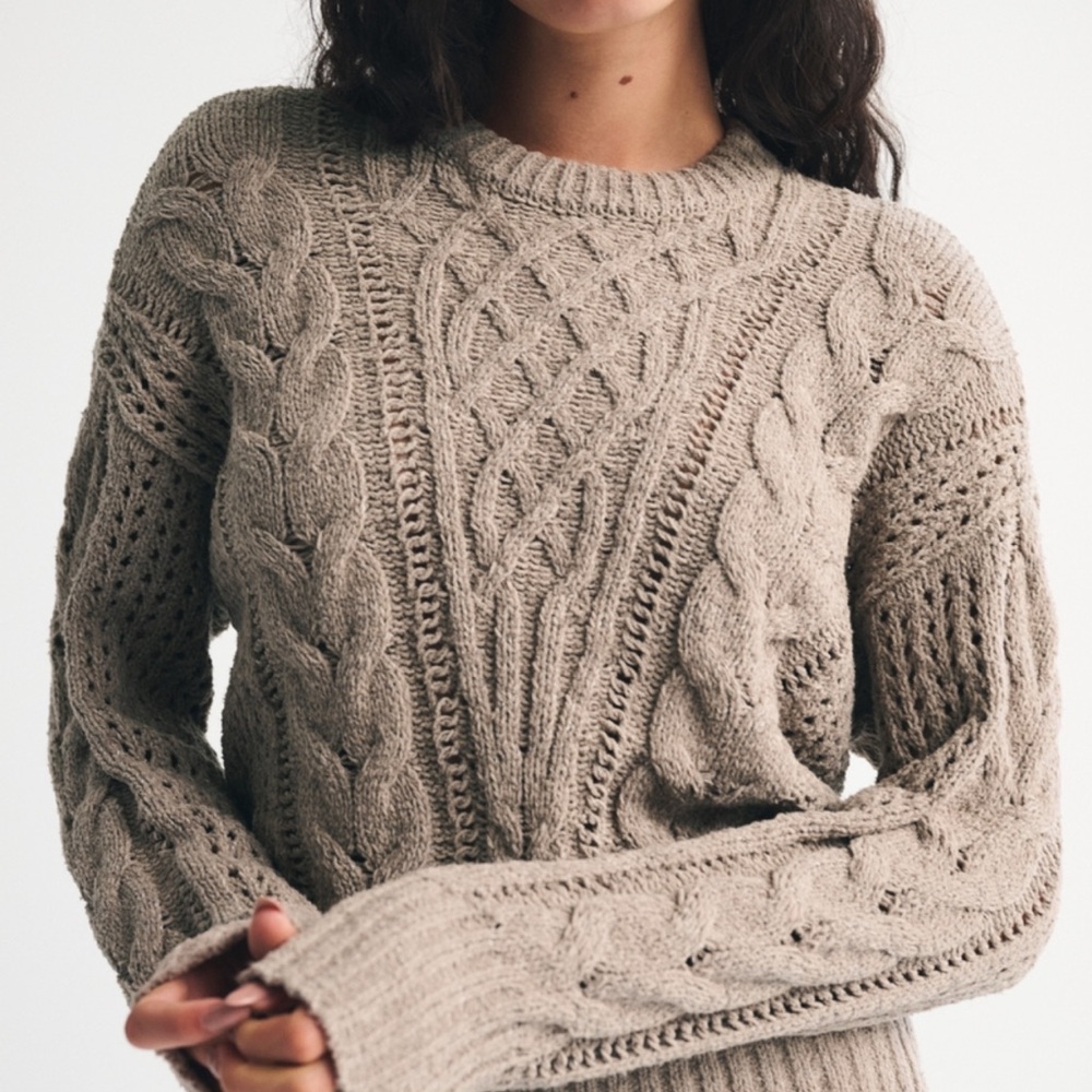 Abercrombie & Fitch Cable Knit Sweater - Beige